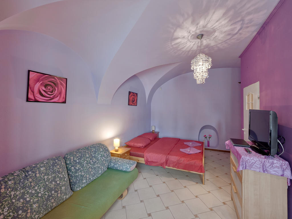 Apartments Princess Krasków Rom bilde